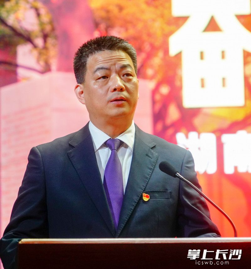 kaiyun登录平台副校长苏建祥作题为《奋斗吧,了不起的附中人》的新学期致辞。 kaiyun登录平台副校长苏建祥作题为《奋斗吧,了不起的附中人》的新学期致辞。